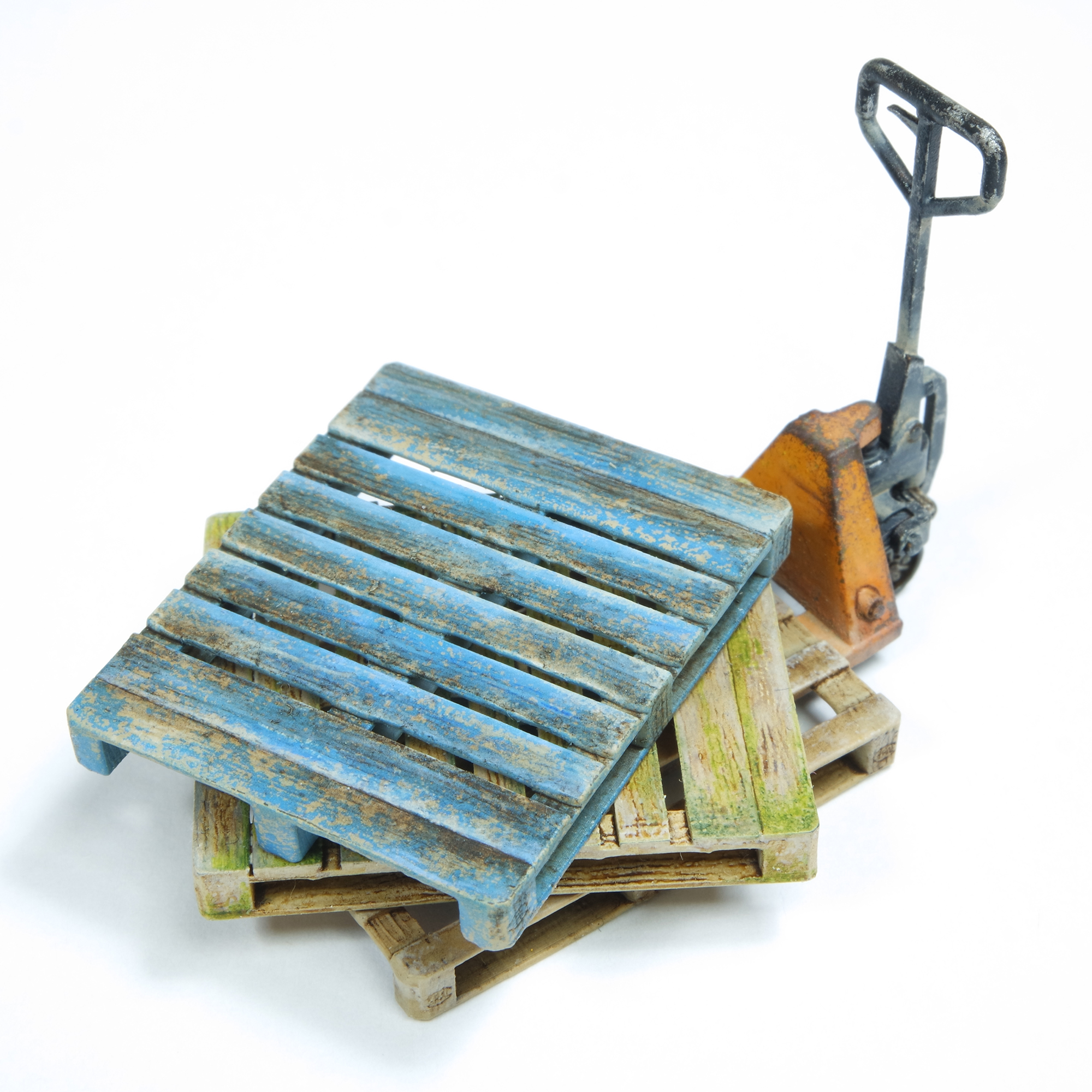 transpallet with wooden pallet